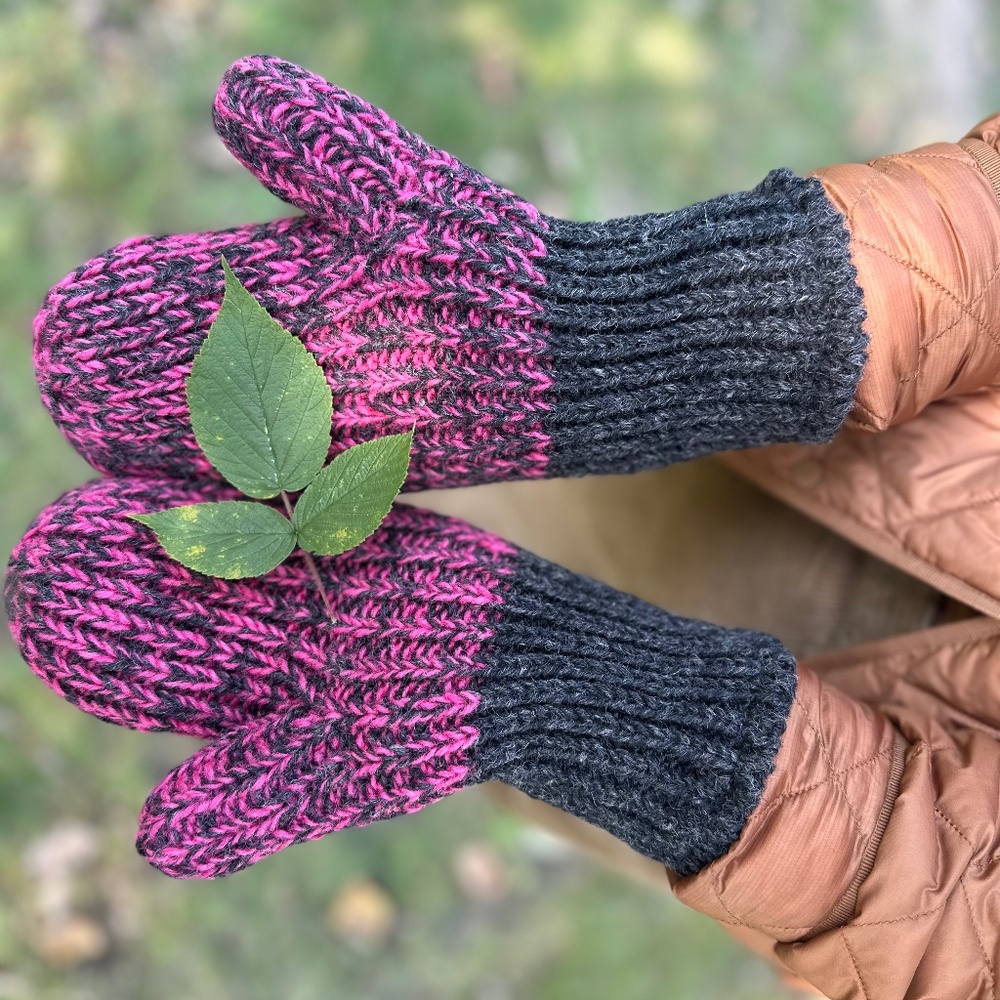 Himalayan wool hand knitted mitten, fleece lining, warm wool mitten